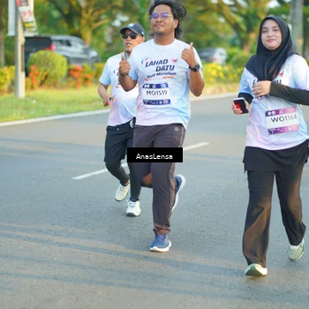 Runner Photo 7776025