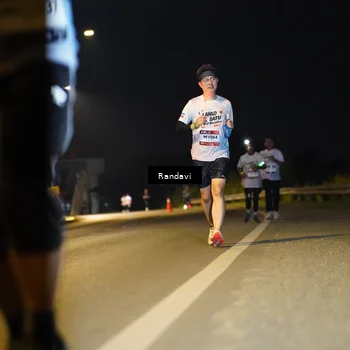 Runner Photo 7776026