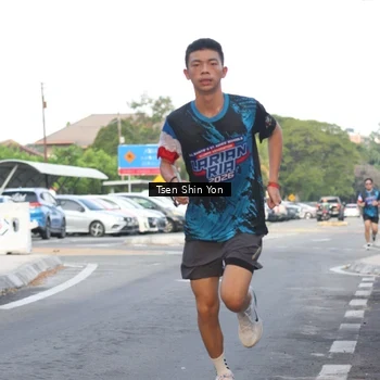 Runner Photo 7776029