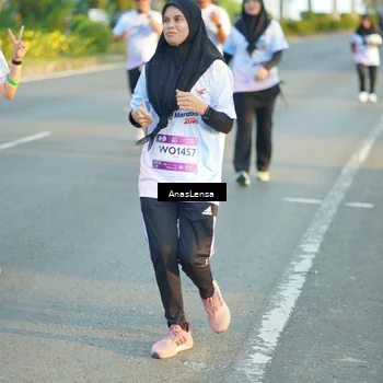 Runner Photo 7776031