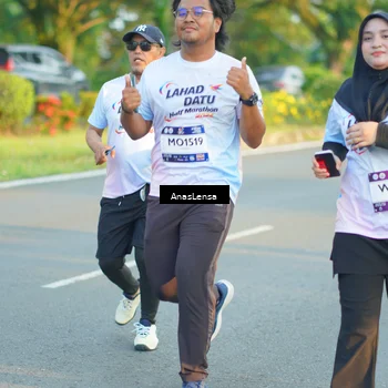 Runner Photo 7776032