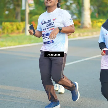 Runner Photo 7776046