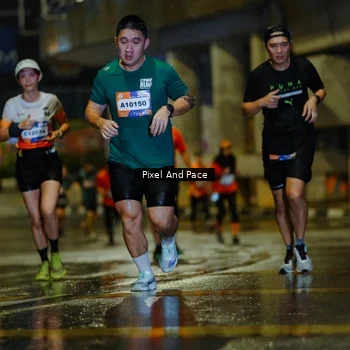 Runner Photo 7776051