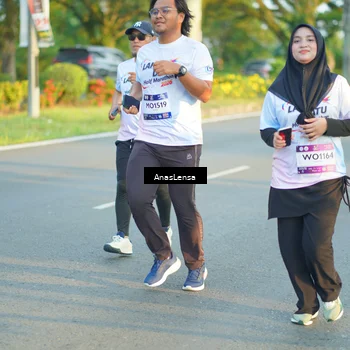Runner Photo 7776059