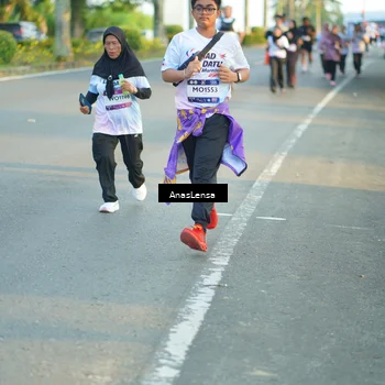 Runner Photo 7776073