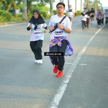 Runner Photo 7776078