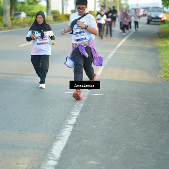 Runner Photo 7776081