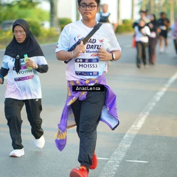 Runner Photo 7776085