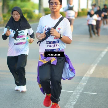 Runner Photo 7776090