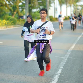 Runner Photo 7776098