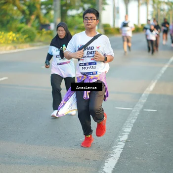 Runner Photo 7776099