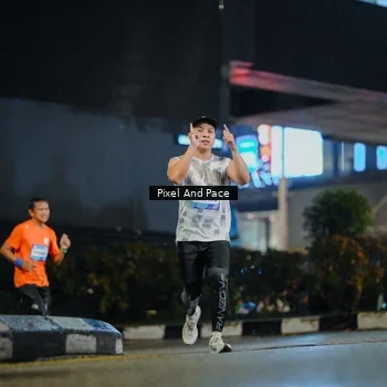 Runner Photo 7776100