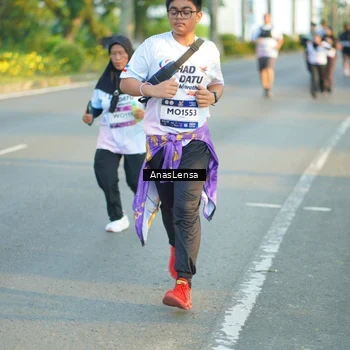 Runner Photo 7776110
