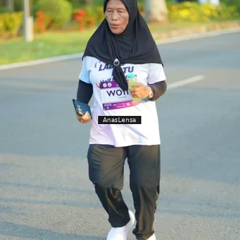 Runner Photo 7776119