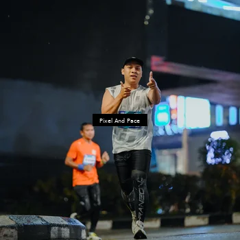 Runner Photo 7776122