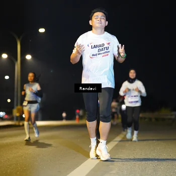 Runner Photo 7776176