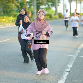 Runner Photo 7776249