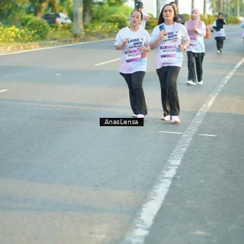 Runner Photo 7776264