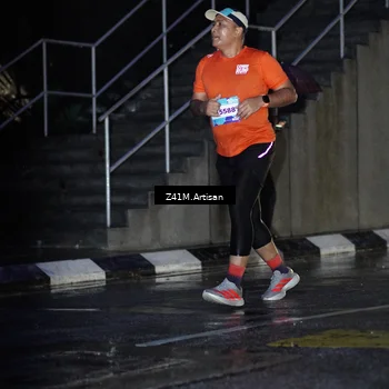 Runner Photo 7776296