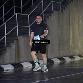 Runner Photo 7776392