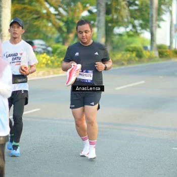 Runner Photo 7776397