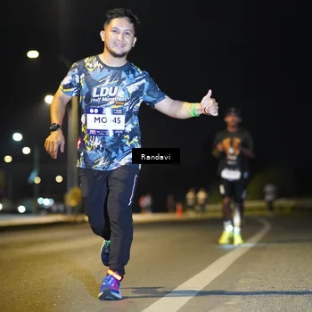 Runner Photo 7776400