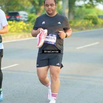 Runner Photo 7776405