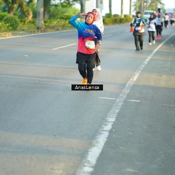 Runner Photo 7776538