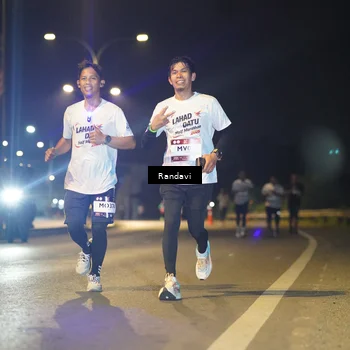 Runner Photo 7776563