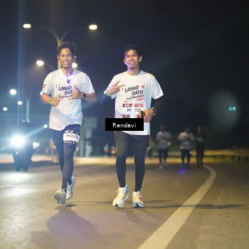 Runner Photo 7776565