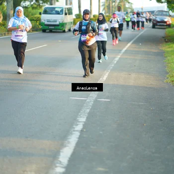 Runner Photo 7776666