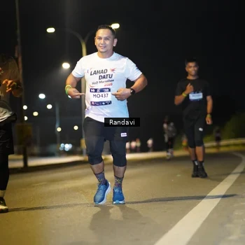 Runner Photo 7776731