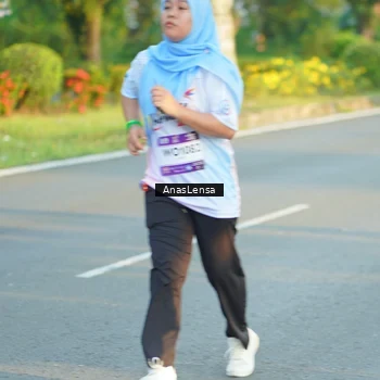 Runner Photo 7776746