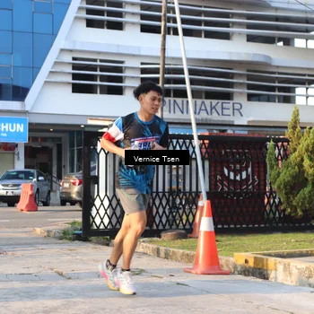 Runner Photo 7776831