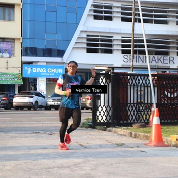 Runner Photo 7776898