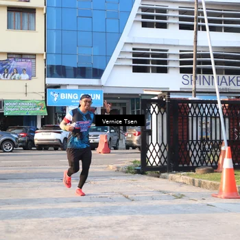 Runner Photo 7776903