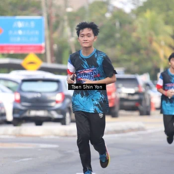 Runner Photo 7776921