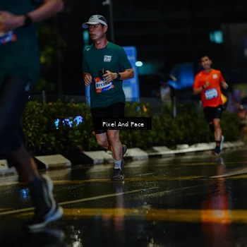 Runner Photo 7777075