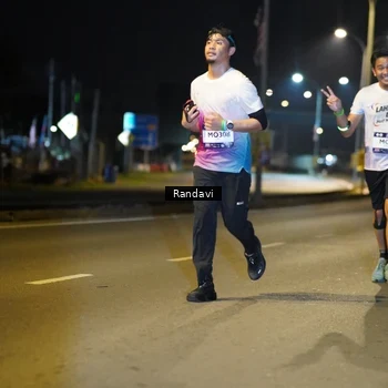Runner Photo 7777082