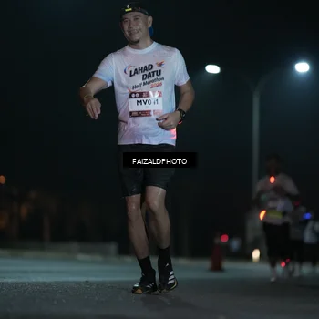 Runner Photo 7777119
