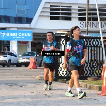 Runner Photo 7777123