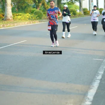 Runner Photo 7777174