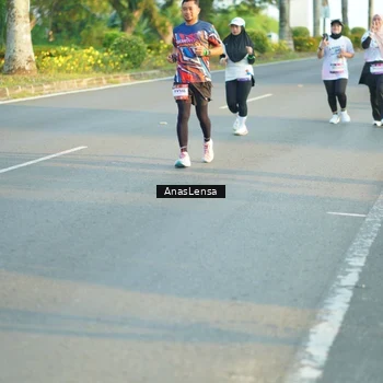 Runner Photo 7777179