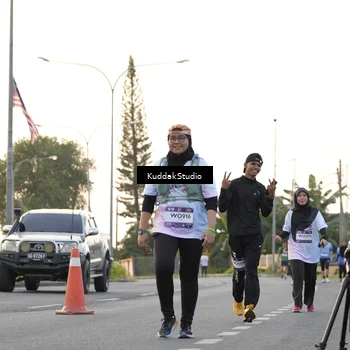 Runner Photo 7777515