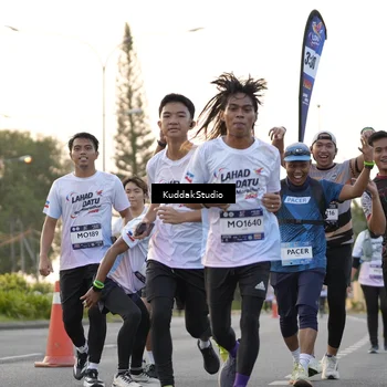 Runner Photo 7777541