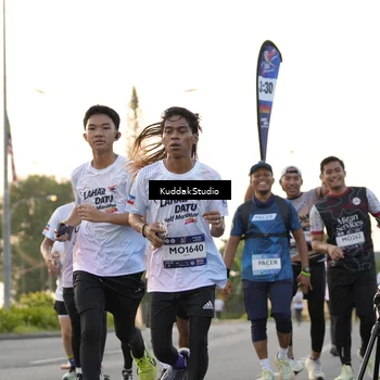 Runner Photo 7777542