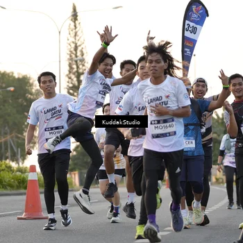 Runner Photo 7777553