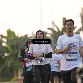 Runner Photo 7777624