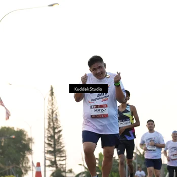 Runner Photo 7777703