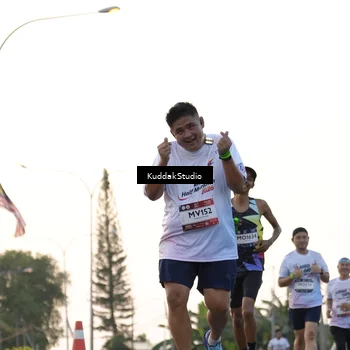 Runner Photo 7777704
